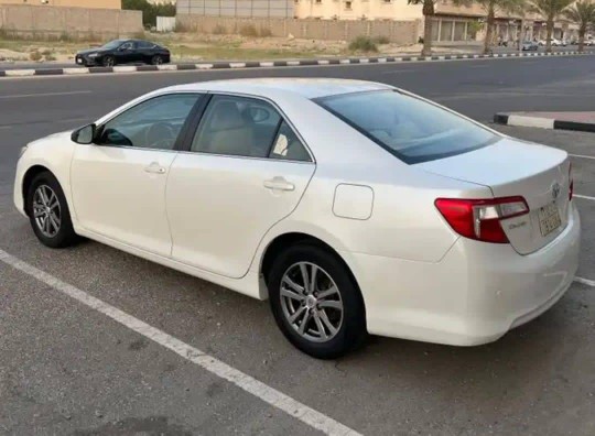 للبيع تويوتا كامري موديل 2014