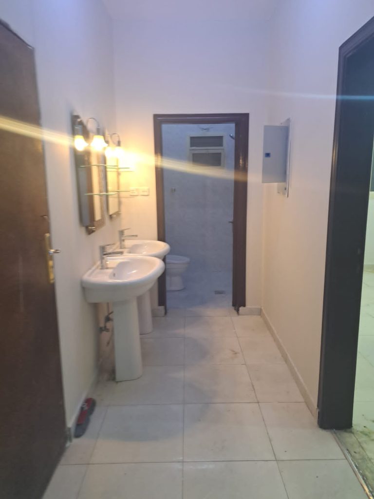 للايجار شقه مجدده بحى اشبيليه فى فيلا