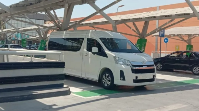 ايجار-تويوتا-هايس-2