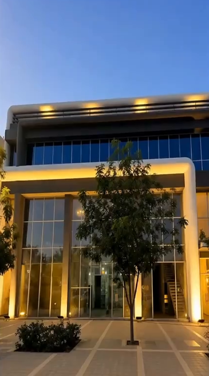 مبنى تجاري للإيجار والإستثمار